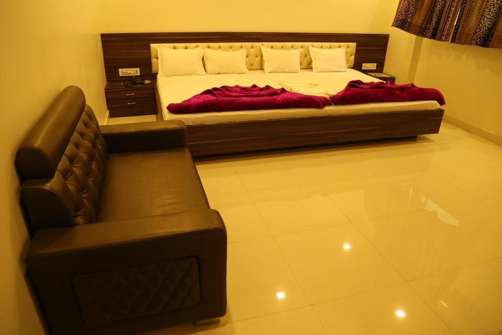 Kingsway Hotel And Restaurant Ajmer Dargah 350 Meter Buitenkant foto
