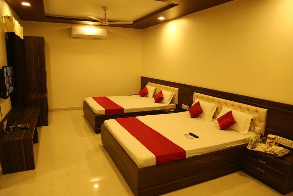 Kingsway Hotel And Restaurant Ajmer Dargah 350 Meter Buitenkant foto